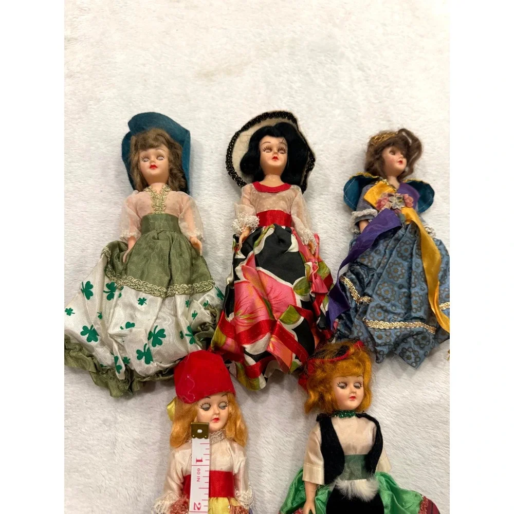 Vintage Arco Dolls of the World Sleep Eye Dolls Lot of 5 Souvenir Dolls 8in